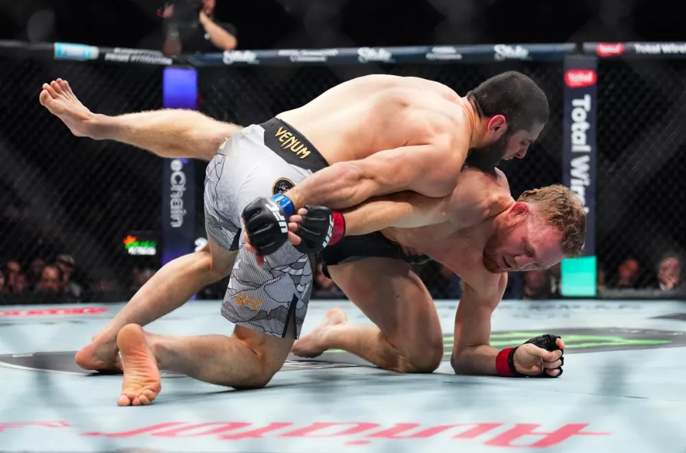 Последний бой Ислама Махачева Махачев против Маддалены