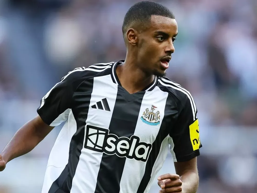 Александер Исак