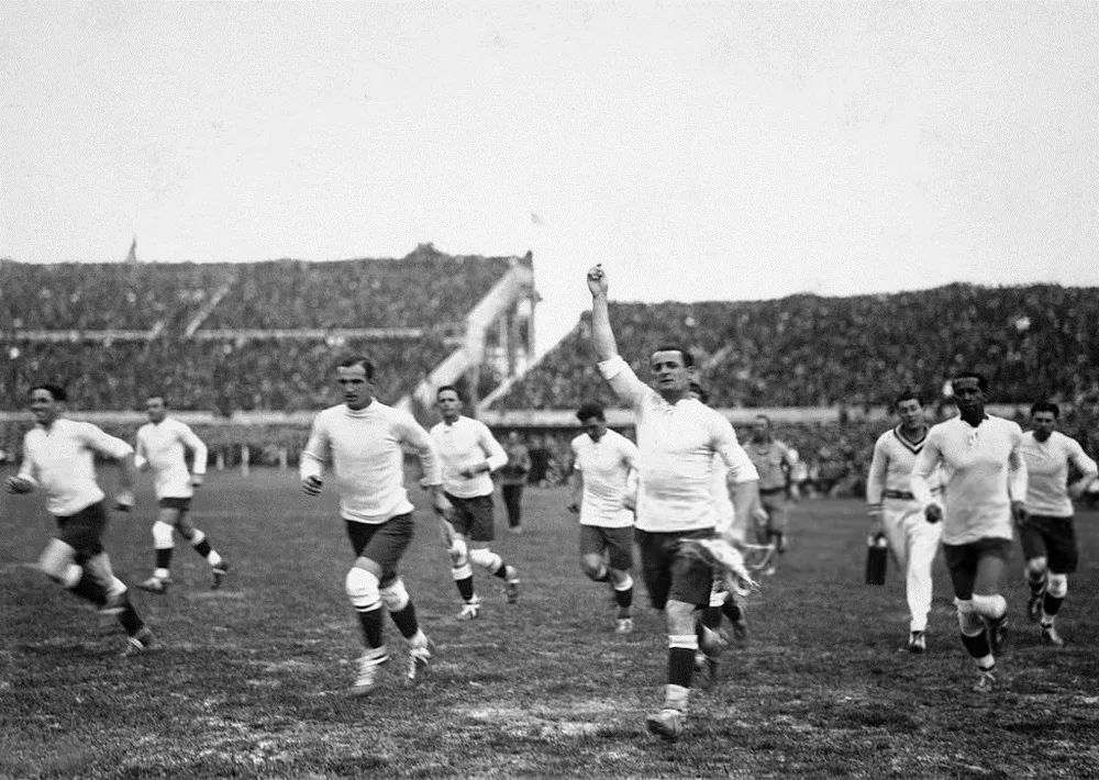 Чемпионат мира 1930 года Какая страна выиграла первый ЧМ