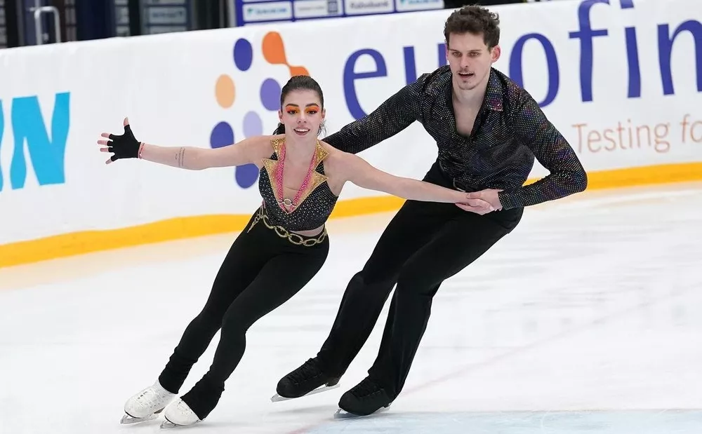 Российские фигуристы под другими флагами Акопова и Рахманин