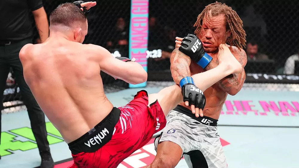 Петр Ян против Маркуса МакГи